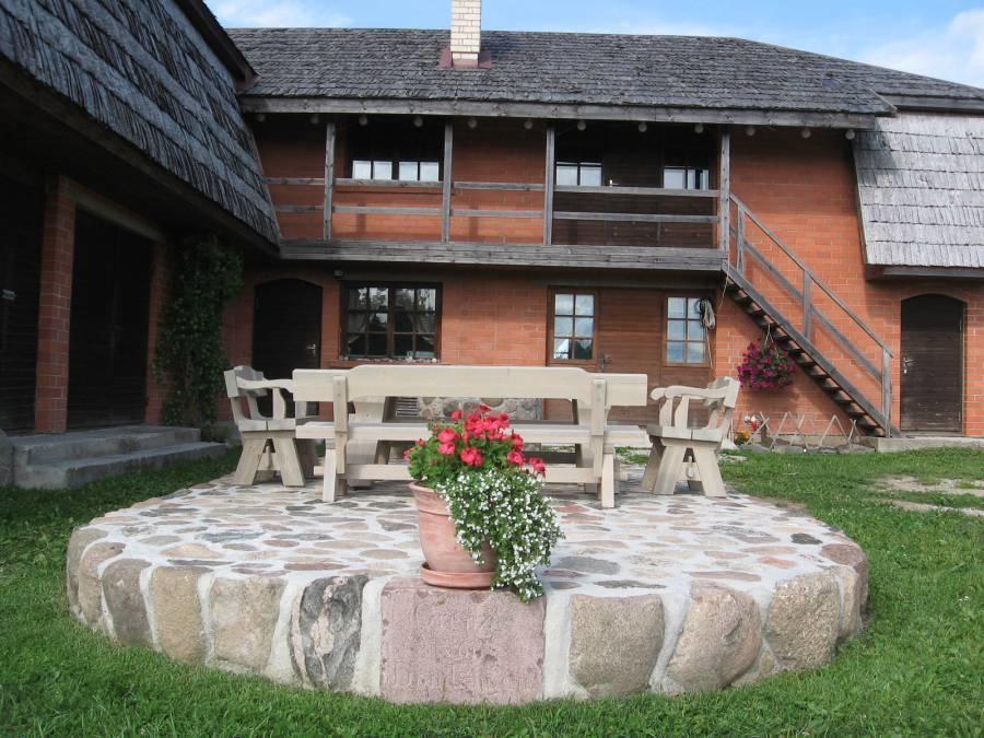 Hotel Viesu Nams Pupoli Dundaga Exterior foto